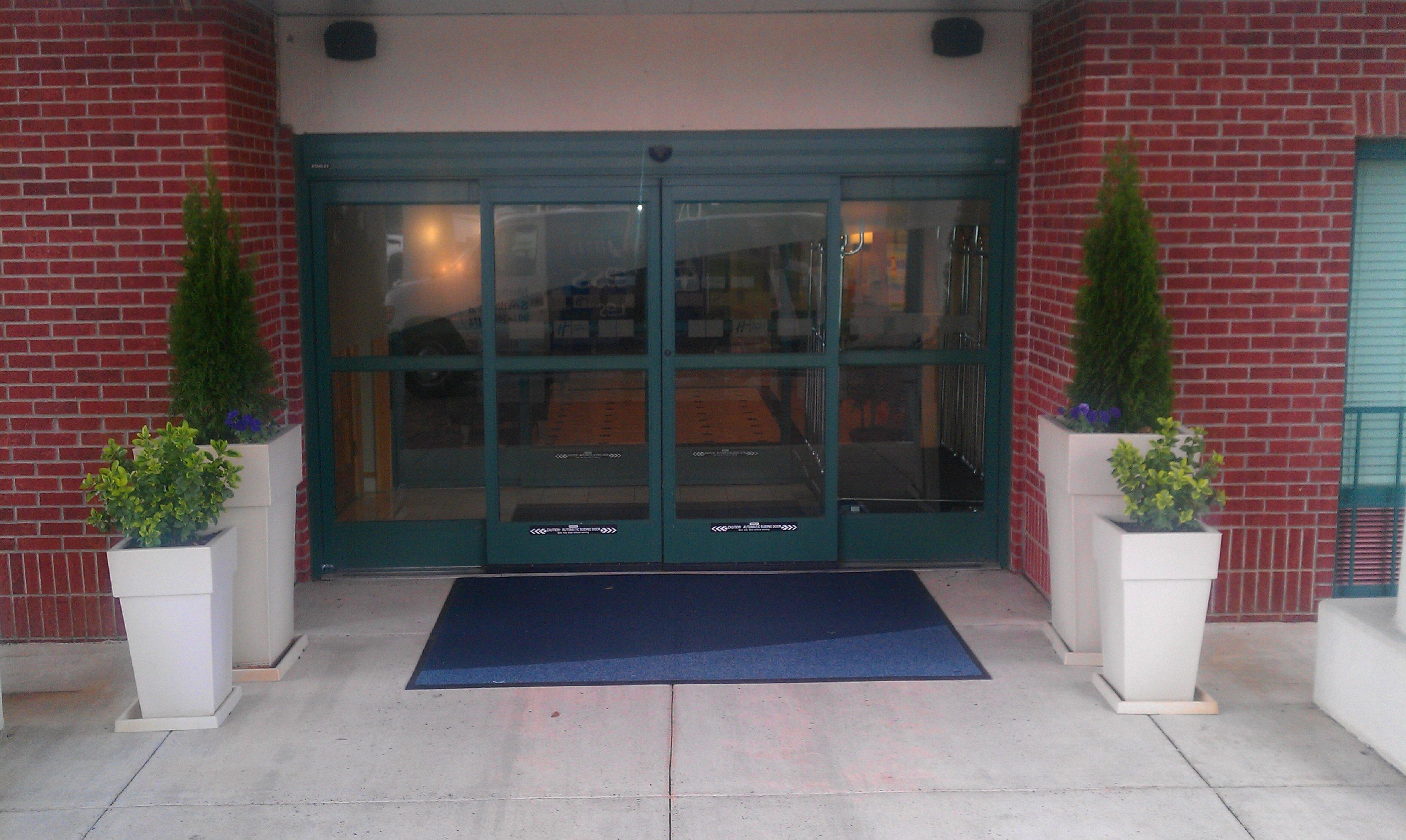 Express & Southwind By Ihg Hotel
