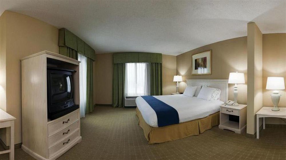 Express & Southwind By Ihg Hotel Germantown