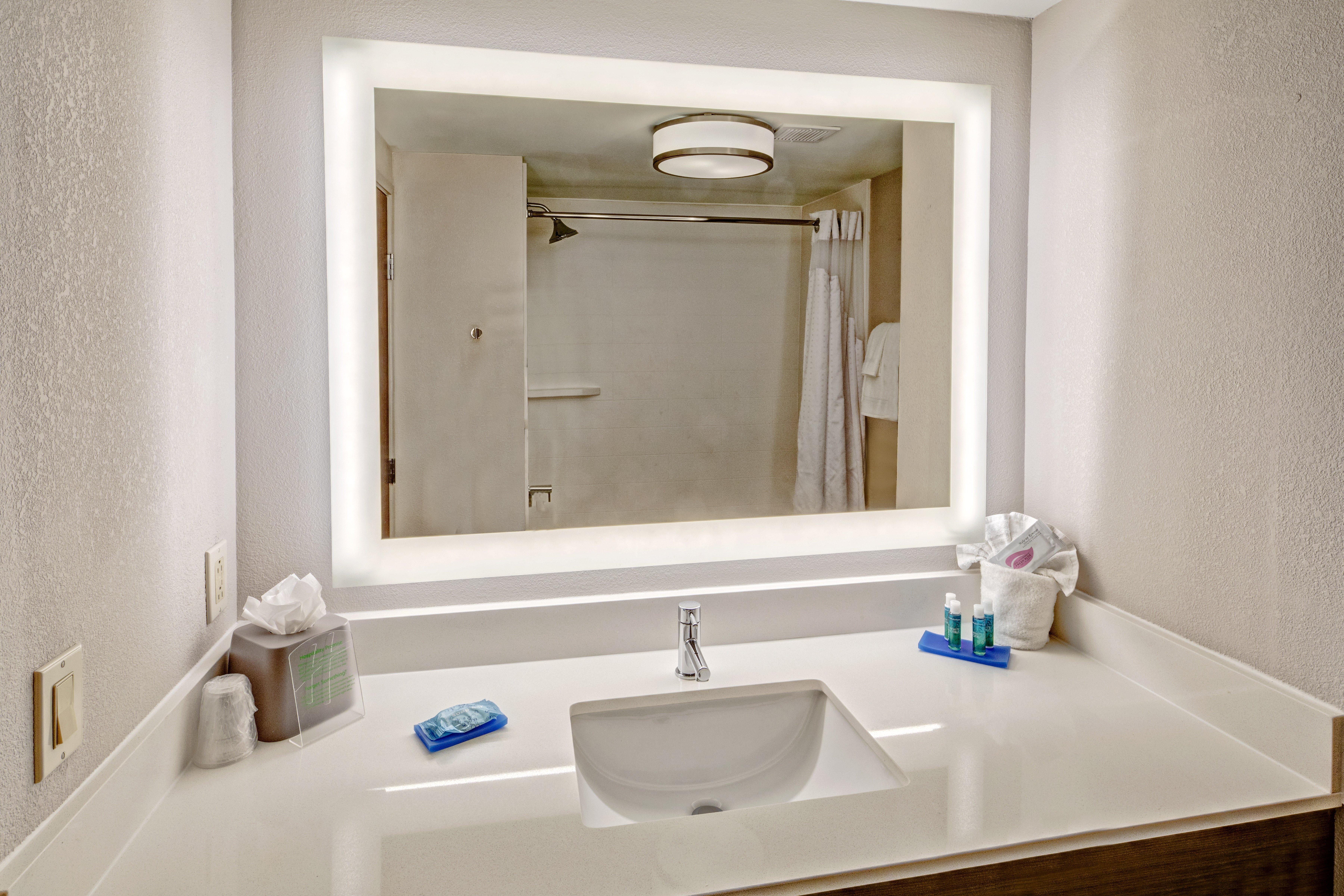 Express & Memphis Southwind By Ihg Hotel 3*
