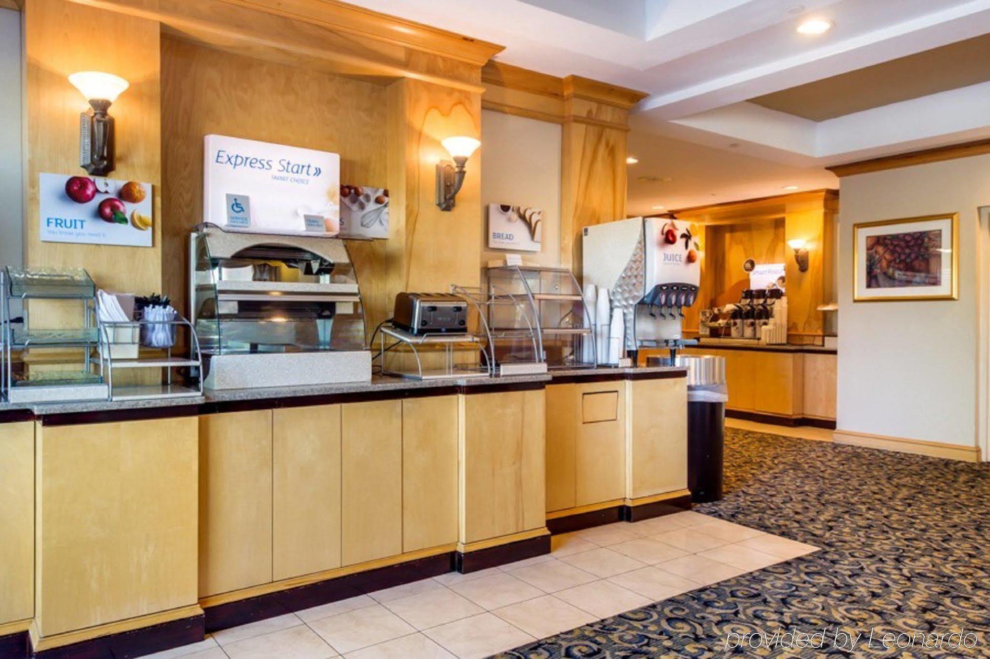 Hotel Express & Memphis Southwind By Ihg 3*